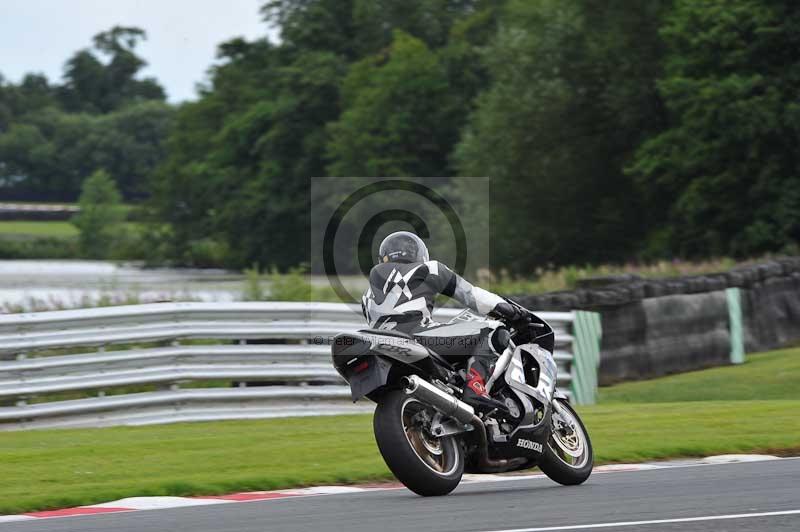 Motorcycle action photographs;Trackday digital images;event digital images;eventdigitalimages;no limits trackday;oulton park;oulton park circuit cheshire;oulton park photographs;peter wileman photography;trackday;trackday photos