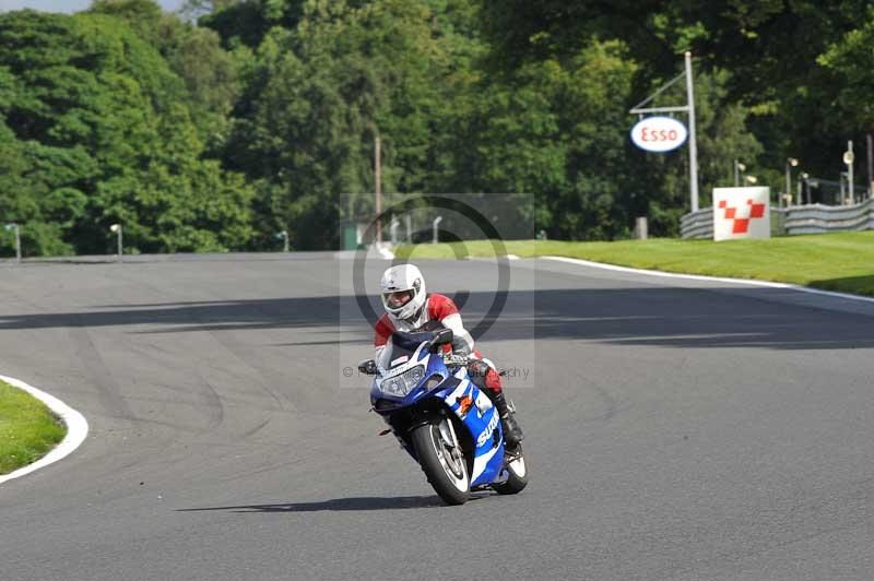 Motorcycle action photographs;Trackday digital images;event digital images;eventdigitalimages;no limits trackday;oulton park;oulton park circuit cheshire;oulton park photographs;peter wileman photography;trackday;trackday photos