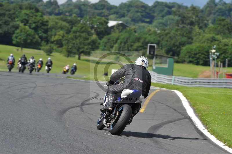 Motorcycle action photographs;Trackday digital images;event digital images;eventdigitalimages;no limits trackday;oulton park;oulton park circuit cheshire;oulton park photographs;peter wileman photography;trackday;trackday photos