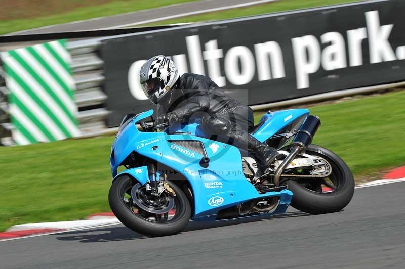 Motorcycle action photographs;Trackday digital images;event digital images;eventdigitalimages;no limits trackday;oulton park;oulton park circuit cheshire;oulton park photographs;peter wileman photography;trackday;trackday photos