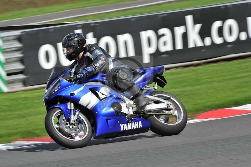 Motorcycle action photographs;Trackday digital images;event digital images;eventdigitalimages;no limits trackday;oulton park;oulton park circuit cheshire;oulton park photographs;peter wileman photography;trackday;trackday photos