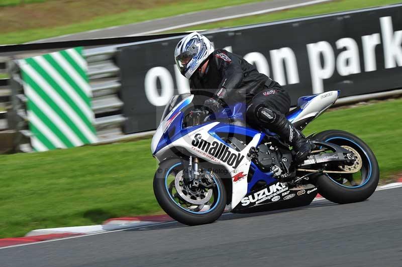 Motorcycle action photographs;Trackday digital images;event digital images;eventdigitalimages;no limits trackday;oulton park;oulton park circuit cheshire;oulton park photographs;peter wileman photography;trackday;trackday photos