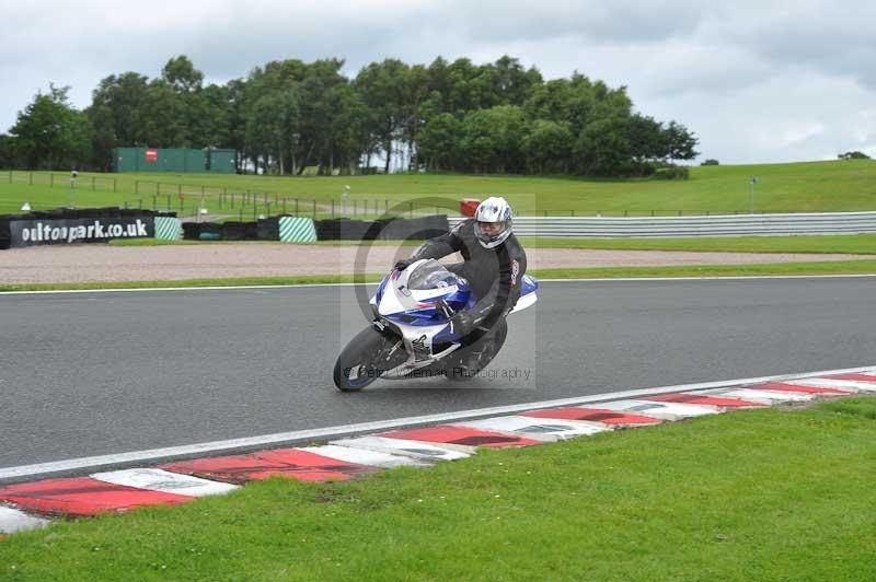 Motorcycle action photographs;Trackday digital images;event digital images;eventdigitalimages;no limits trackday;oulton park;oulton park circuit cheshire;oulton park photographs;peter wileman photography;trackday;trackday photos