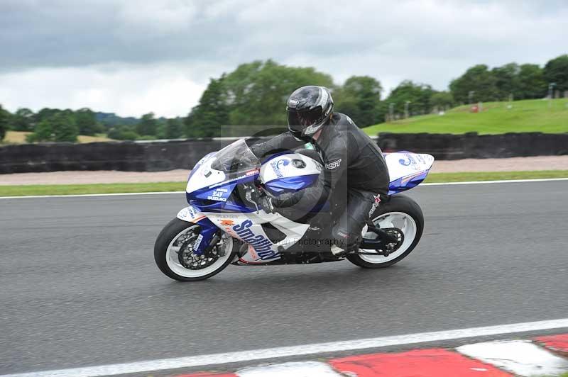 Motorcycle action photographs;Trackday digital images;event digital images;eventdigitalimages;no limits trackday;oulton park;oulton park circuit cheshire;oulton park photographs;peter wileman photography;trackday;trackday photos