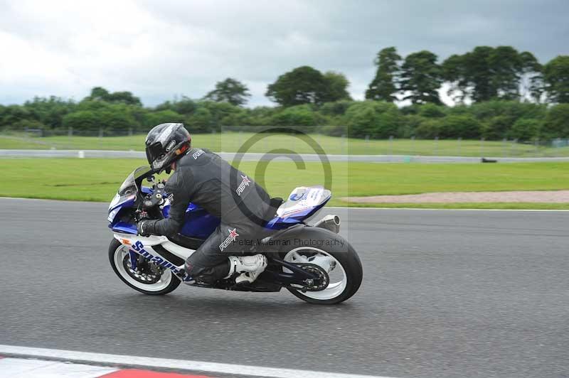 Motorcycle action photographs;Trackday digital images;event digital images;eventdigitalimages;no limits trackday;oulton park;oulton park circuit cheshire;oulton park photographs;peter wileman photography;trackday;trackday photos