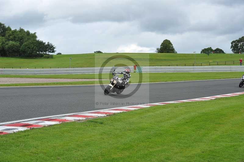 Motorcycle action photographs;Trackday digital images;event digital images;eventdigitalimages;no limits trackday;oulton park;oulton park circuit cheshire;oulton park photographs;peter wileman photography;trackday;trackday photos