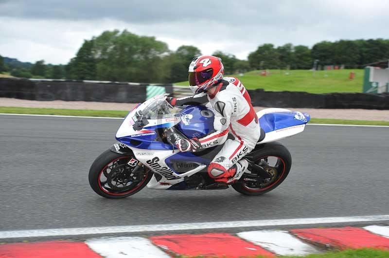 Motorcycle action photographs;Trackday digital images;event digital images;eventdigitalimages;no limits trackday;oulton park;oulton park circuit cheshire;oulton park photographs;peter wileman photography;trackday;trackday photos