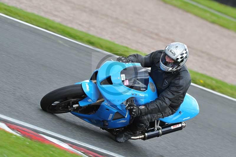 Motorcycle action photographs;Trackday digital images;event digital images;eventdigitalimages;no limits trackday;oulton park;oulton park circuit cheshire;oulton park photographs;peter wileman photography;trackday;trackday photos