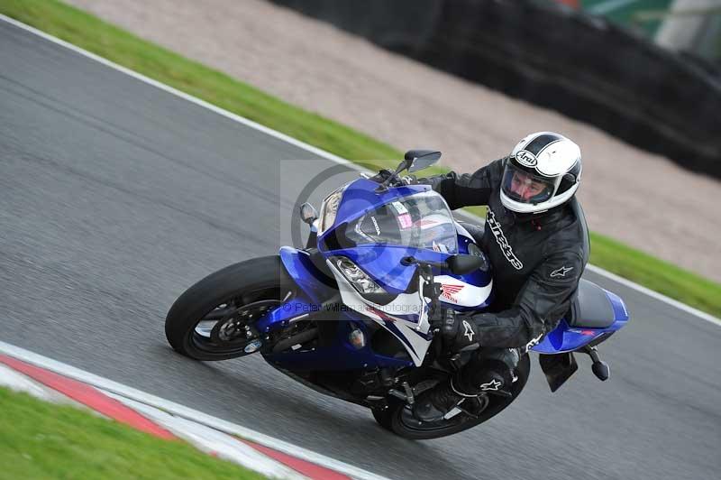 Motorcycle action photographs;Trackday digital images;event digital images;eventdigitalimages;no limits trackday;oulton park;oulton park circuit cheshire;oulton park photographs;peter wileman photography;trackday;trackday photos