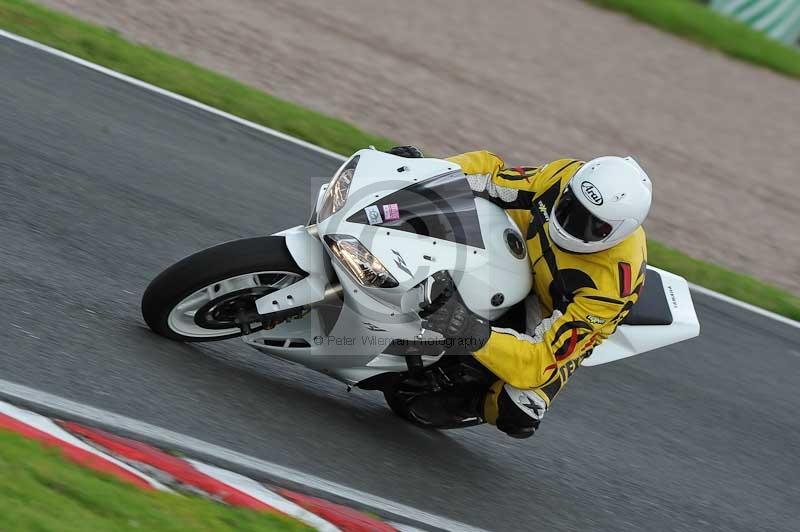 Motorcycle action photographs;Trackday digital images;event digital images;eventdigitalimages;no limits trackday;oulton park;oulton park circuit cheshire;oulton park photographs;peter wileman photography;trackday;trackday photos