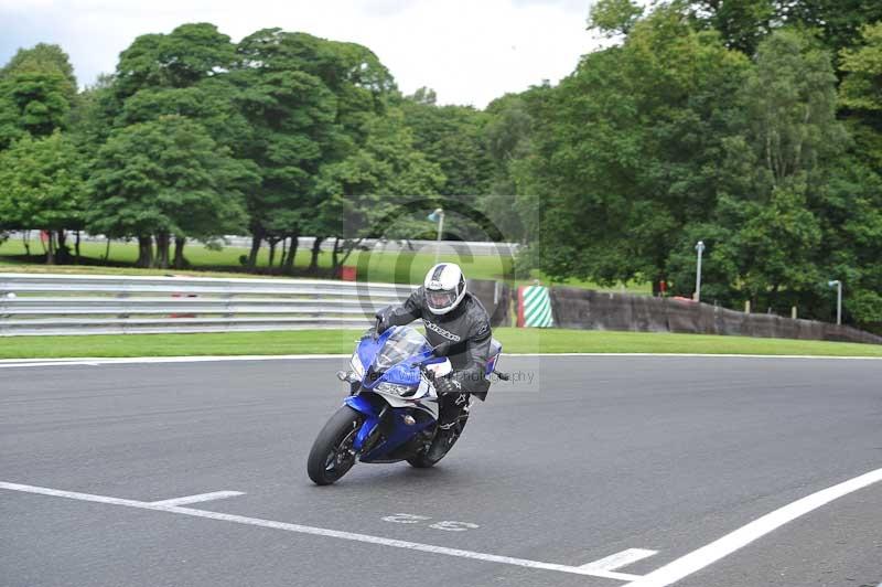 Motorcycle action photographs;Trackday digital images;event digital images;eventdigitalimages;no limits trackday;oulton park;oulton park circuit cheshire;oulton park photographs;peter wileman photography;trackday;trackday photos