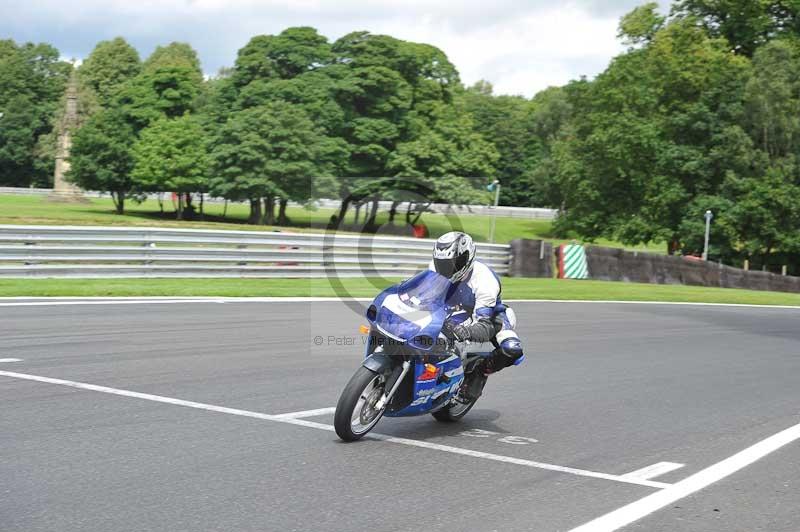 Motorcycle action photographs;Trackday digital images;event digital images;eventdigitalimages;no limits trackday;oulton park;oulton park circuit cheshire;oulton park photographs;peter wileman photography;trackday;trackday photos