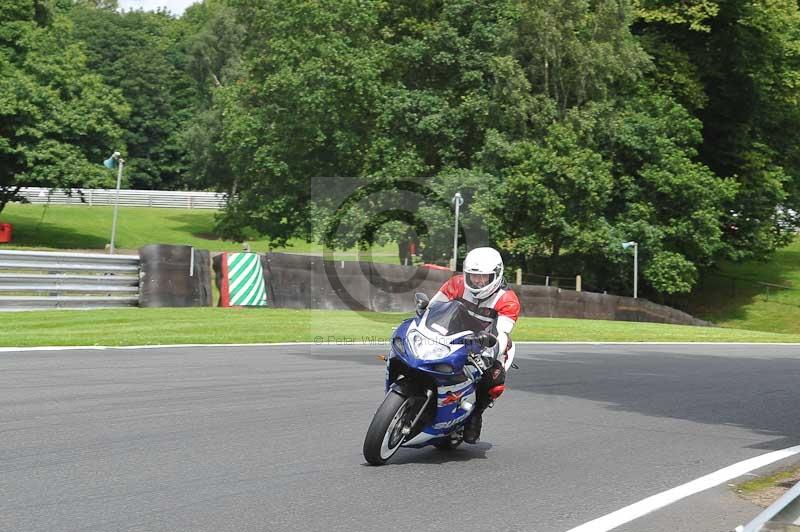 Motorcycle action photographs;Trackday digital images;event digital images;eventdigitalimages;no limits trackday;oulton park;oulton park circuit cheshire;oulton park photographs;peter wileman photography;trackday;trackday photos