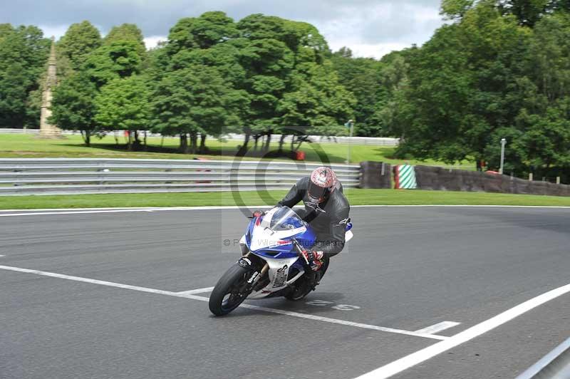 Motorcycle action photographs;Trackday digital images;event digital images;eventdigitalimages;no limits trackday;oulton park;oulton park circuit cheshire;oulton park photographs;peter wileman photography;trackday;trackday photos