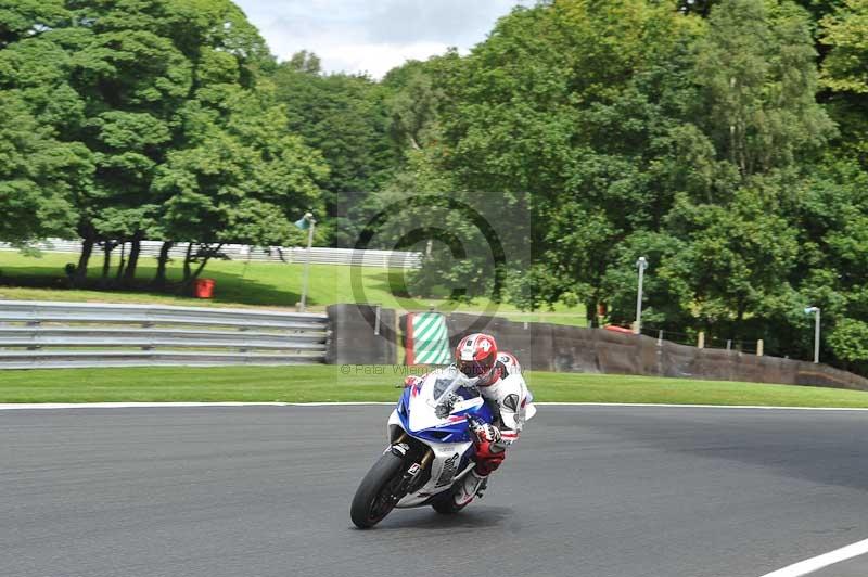 Motorcycle action photographs;Trackday digital images;event digital images;eventdigitalimages;no limits trackday;oulton park;oulton park circuit cheshire;oulton park photographs;peter wileman photography;trackday;trackday photos