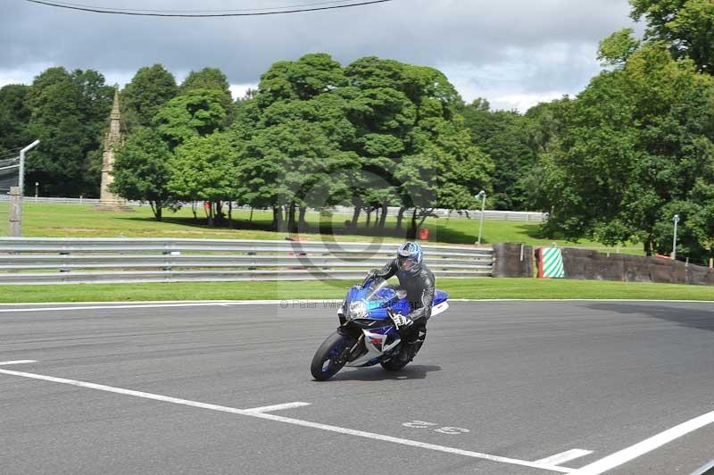 Motorcycle action photographs;Trackday digital images;event digital images;eventdigitalimages;no limits trackday;oulton park;oulton park circuit cheshire;oulton park photographs;peter wileman photography;trackday;trackday photos