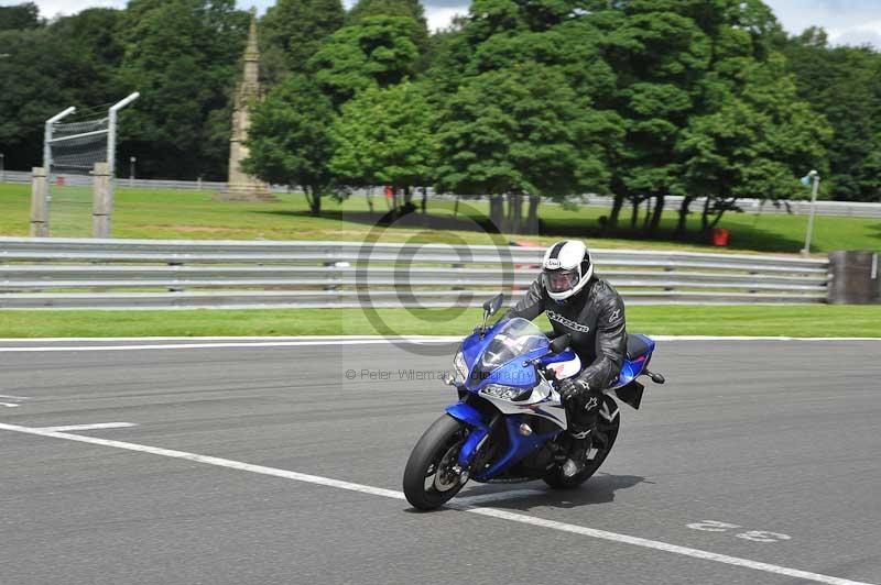 Motorcycle action photographs;Trackday digital images;event digital images;eventdigitalimages;no limits trackday;oulton park;oulton park circuit cheshire;oulton park photographs;peter wileman photography;trackday;trackday photos