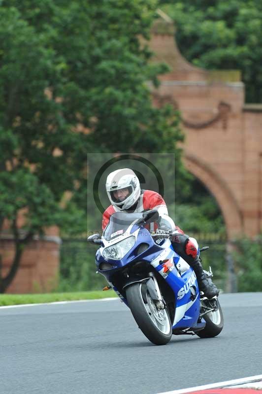 Motorcycle action photographs;Trackday digital images;event digital images;eventdigitalimages;no limits trackday;oulton park;oulton park circuit cheshire;oulton park photographs;peter wileman photography;trackday;trackday photos