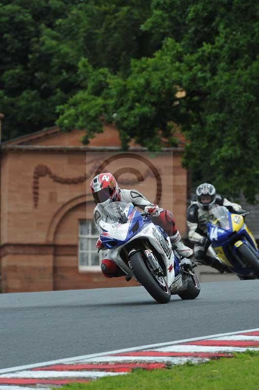 Motorcycle action photographs;Trackday digital images;event digital images;eventdigitalimages;no limits trackday;oulton park;oulton park circuit cheshire;oulton park photographs;peter wileman photography;trackday;trackday photos