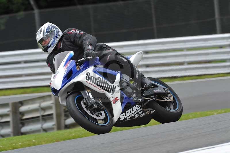 Motorcycle action photographs;Trackday digital images;event digital images;eventdigitalimages;no limits trackday;oulton park;oulton park circuit cheshire;oulton park photographs;peter wileman photography;trackday;trackday photos