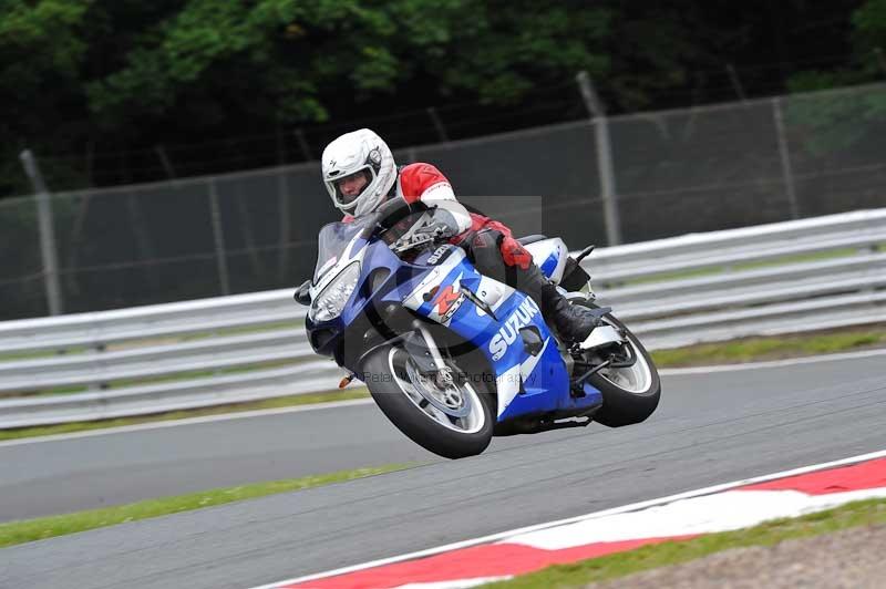 Motorcycle action photographs;Trackday digital images;event digital images;eventdigitalimages;no limits trackday;oulton park;oulton park circuit cheshire;oulton park photographs;peter wileman photography;trackday;trackday photos