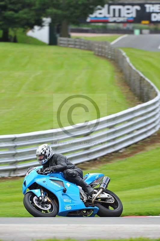 Motorcycle action photographs;Trackday digital images;event digital images;eventdigitalimages;no limits trackday;oulton park;oulton park circuit cheshire;oulton park photographs;peter wileman photography;trackday;trackday photos