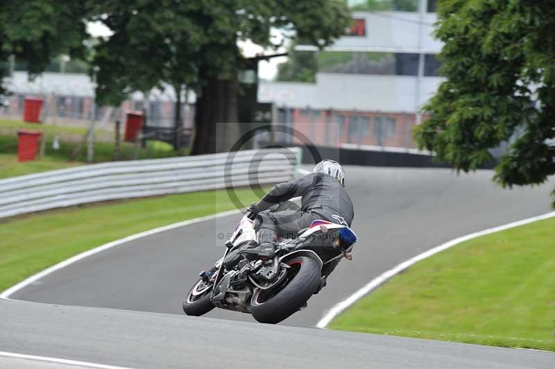 Motorcycle action photographs;Trackday digital images;event digital images;eventdigitalimages;no limits trackday;oulton park;oulton park circuit cheshire;oulton park photographs;peter wileman photography;trackday;trackday photos