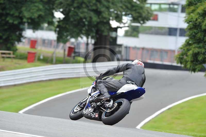 Motorcycle action photographs;Trackday digital images;event digital images;eventdigitalimages;no limits trackday;oulton park;oulton park circuit cheshire;oulton park photographs;peter wileman photography;trackday;trackday photos