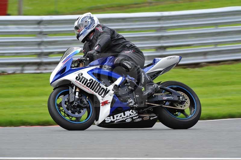 Motorcycle action photographs;Trackday digital images;event digital images;eventdigitalimages;no limits trackday;oulton park;oulton park circuit cheshire;oulton park photographs;peter wileman photography;trackday;trackday photos