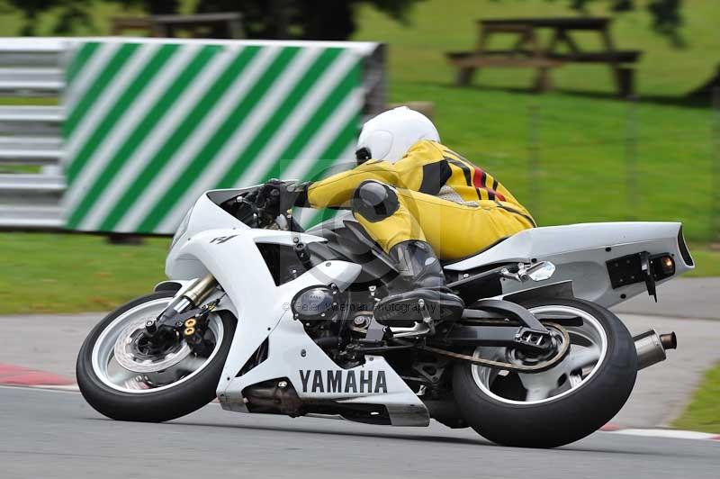 Motorcycle action photographs;Trackday digital images;event digital images;eventdigitalimages;no limits trackday;oulton park;oulton park circuit cheshire;oulton park photographs;peter wileman photography;trackday;trackday photos