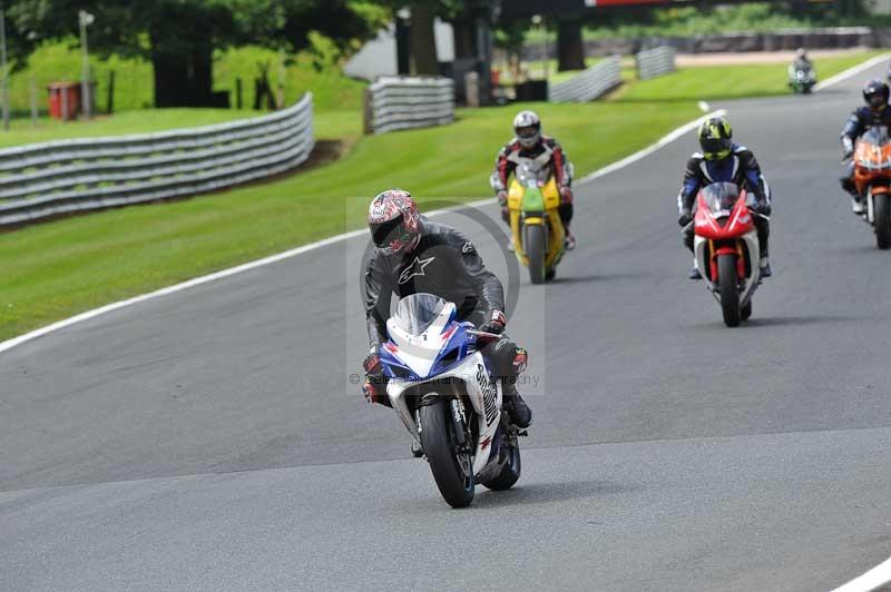 Motorcycle action photographs;Trackday digital images;event digital images;eventdigitalimages;no limits trackday;oulton park;oulton park circuit cheshire;oulton park photographs;peter wileman photography;trackday;trackday photos