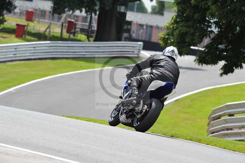 Motorcycle action photographs;Trackday digital images;event digital images;eventdigitalimages;no limits trackday;oulton park;oulton park circuit cheshire;oulton park photographs;peter wileman photography;trackday;trackday photos