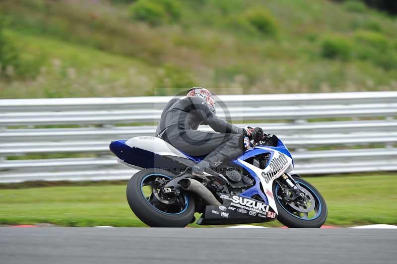 Motorcycle action photographs;Trackday digital images;event digital images;eventdigitalimages;no limits trackday;oulton park;oulton park circuit cheshire;oulton park photographs;peter wileman photography;trackday;trackday photos