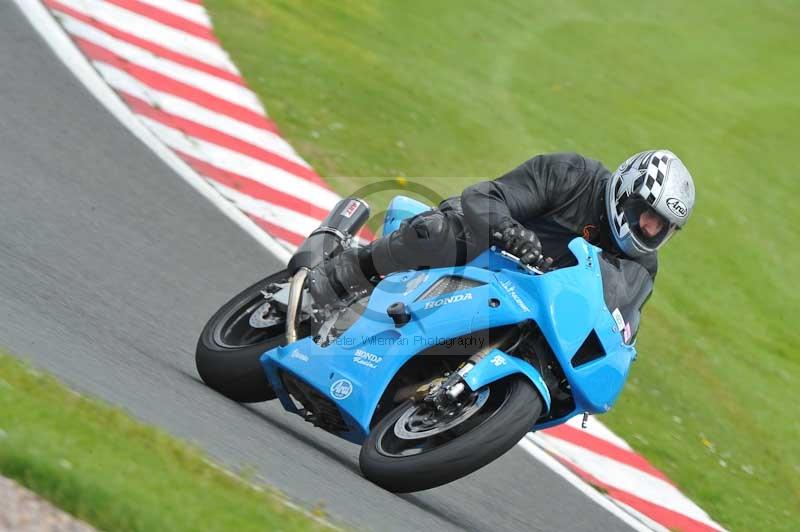 Motorcycle action photographs;Trackday digital images;event digital images;eventdigitalimages;no limits trackday;oulton park;oulton park circuit cheshire;oulton park photographs;peter wileman photography;trackday;trackday photos