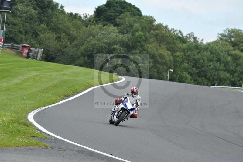 Motorcycle action photographs;Trackday digital images;event digital images;eventdigitalimages;no limits trackday;oulton park;oulton park circuit cheshire;oulton park photographs;peter wileman photography;trackday;trackday photos