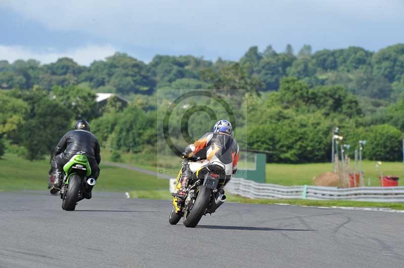 Motorcycle action photographs;Trackday digital images;event digital images;eventdigitalimages;no limits trackday;oulton park;oulton park circuit cheshire;oulton park photographs;peter wileman photography;trackday;trackday photos