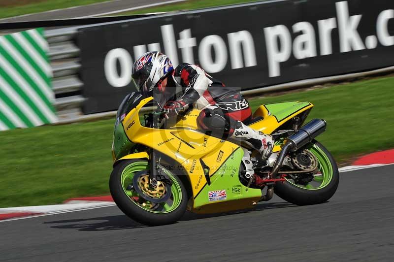 Motorcycle action photographs;Trackday digital images;event digital images;eventdigitalimages;no limits trackday;oulton park;oulton park circuit cheshire;oulton park photographs;peter wileman photography;trackday;trackday photos