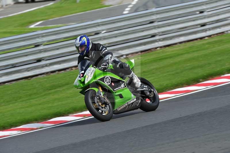 Motorcycle action photographs;Trackday digital images;event digital images;eventdigitalimages;no limits trackday;oulton park;oulton park circuit cheshire;oulton park photographs;peter wileman photography;trackday;trackday photos