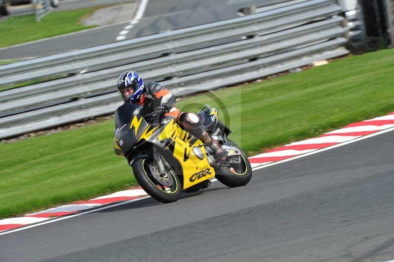 Motorcycle action photographs;Trackday digital images;event digital images;eventdigitalimages;no limits trackday;oulton park;oulton park circuit cheshire;oulton park photographs;peter wileman photography;trackday;trackday photos