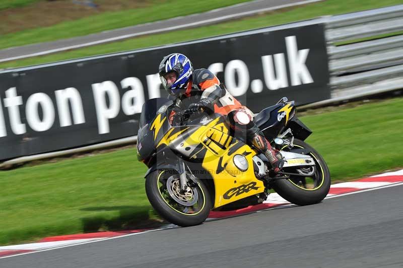 Motorcycle action photographs;Trackday digital images;event digital images;eventdigitalimages;no limits trackday;oulton park;oulton park circuit cheshire;oulton park photographs;peter wileman photography;trackday;trackday photos