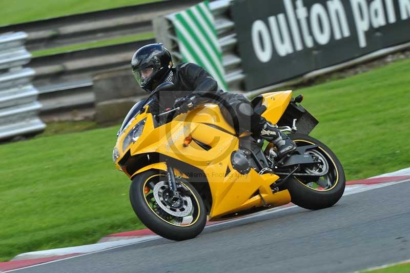 Motorcycle action photographs;Trackday digital images;event digital images;eventdigitalimages;no limits trackday;oulton park;oulton park circuit cheshire;oulton park photographs;peter wileman photography;trackday;trackday photos