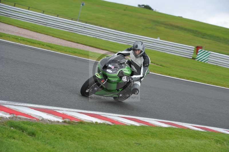 Motorcycle action photographs;Trackday digital images;event digital images;eventdigitalimages;no limits trackday;oulton park;oulton park circuit cheshire;oulton park photographs;peter wileman photography;trackday;trackday photos