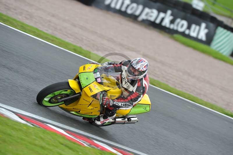 Motorcycle action photographs;Trackday digital images;event digital images;eventdigitalimages;no limits trackday;oulton park;oulton park circuit cheshire;oulton park photographs;peter wileman photography;trackday;trackday photos