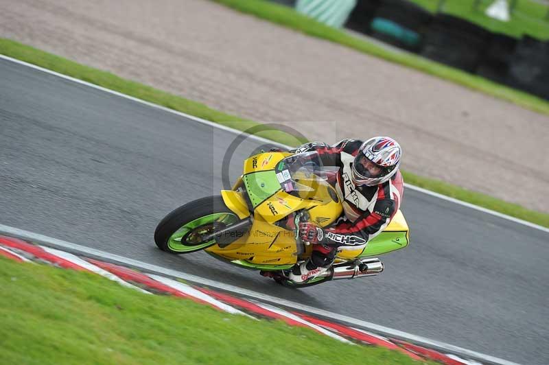 Motorcycle action photographs;Trackday digital images;event digital images;eventdigitalimages;no limits trackday;oulton park;oulton park circuit cheshire;oulton park photographs;peter wileman photography;trackday;trackday photos