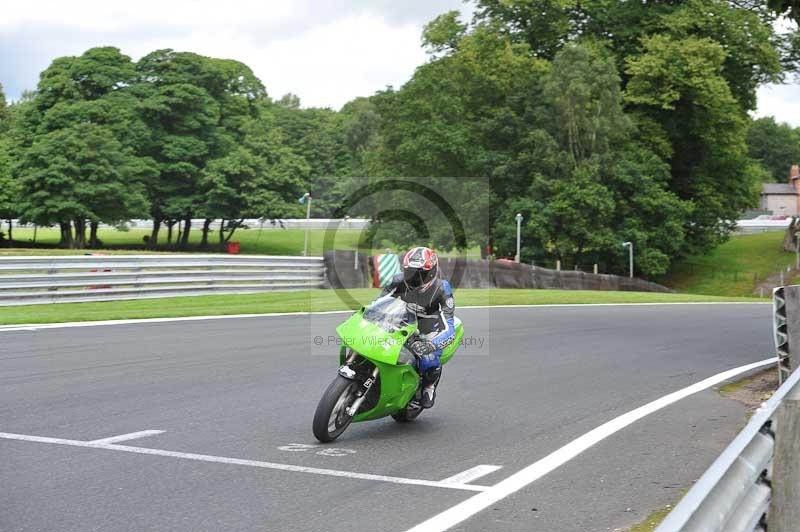 Motorcycle action photographs;Trackday digital images;event digital images;eventdigitalimages;no limits trackday;oulton park;oulton park circuit cheshire;oulton park photographs;peter wileman photography;trackday;trackday photos