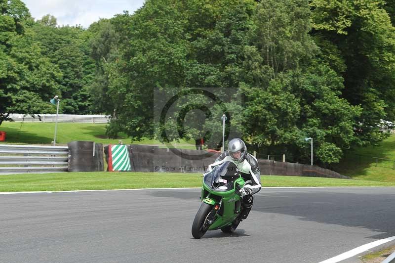 Motorcycle action photographs;Trackday digital images;event digital images;eventdigitalimages;no limits trackday;oulton park;oulton park circuit cheshire;oulton park photographs;peter wileman photography;trackday;trackday photos