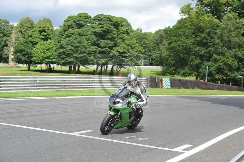 Motorcycle action photographs;Trackday digital images;event digital images;eventdigitalimages;no limits trackday;oulton park;oulton park circuit cheshire;oulton park photographs;peter wileman photography;trackday;trackday photos