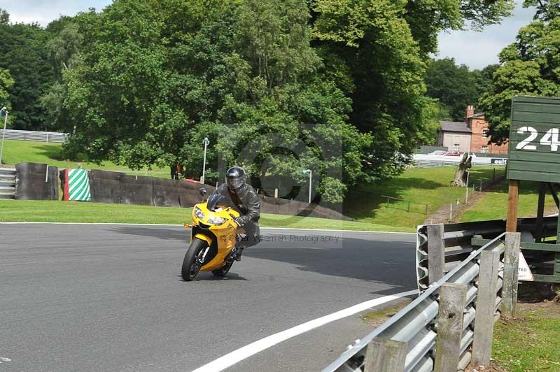 Motorcycle action photographs;Trackday digital images;event digital images;eventdigitalimages;no limits trackday;oulton park;oulton park circuit cheshire;oulton park photographs;peter wileman photography;trackday;trackday photos