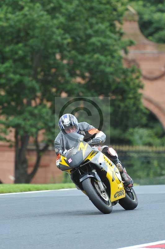 Motorcycle action photographs;Trackday digital images;event digital images;eventdigitalimages;no limits trackday;oulton park;oulton park circuit cheshire;oulton park photographs;peter wileman photography;trackday;trackday photos