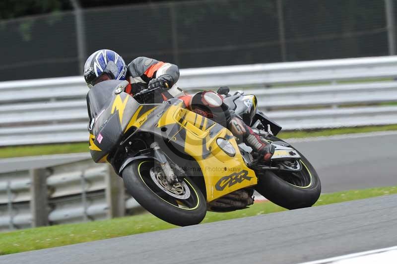 Motorcycle action photographs;Trackday digital images;event digital images;eventdigitalimages;no limits trackday;oulton park;oulton park circuit cheshire;oulton park photographs;peter wileman photography;trackday;trackday photos